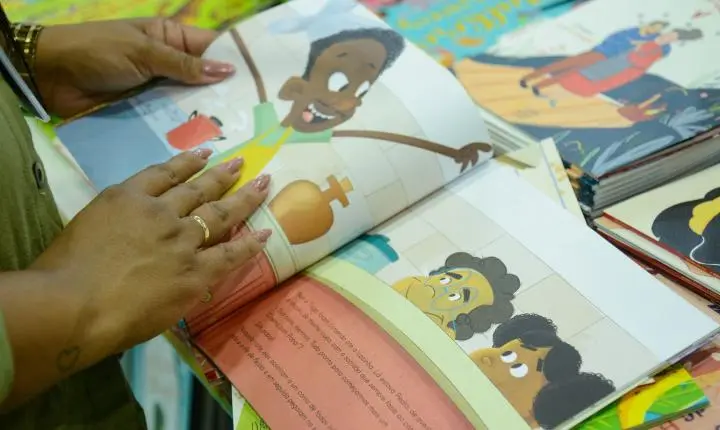 Bienal nas Escolas adota clima de Copa para impulsionar a leitura no Rio de Janeiro