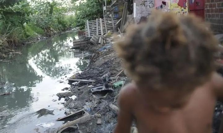 El Niño forte ameaça expor crianças a graves riscos climáticos