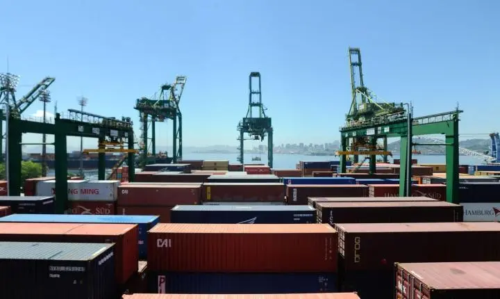 Brasil e Estados Unidos marcam reunião virtual para tratar sobre o tarifaço dos EUA