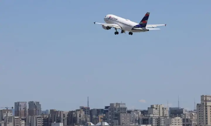 Cade apura possível acordo de preços entre Latam e Gol