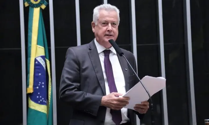 Câmara aprova projeto que fortalece a indústria nacional com novas regras para licitações públicas