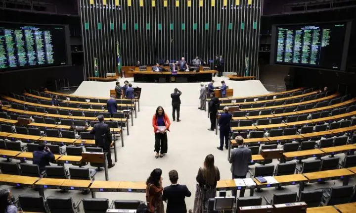 Câmara dos Deputados concede urgência a quatro proposições legislativas