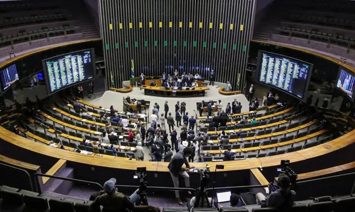 Câmara inicia debate sobre projeto que regulamenta extração de minerais estratégicos