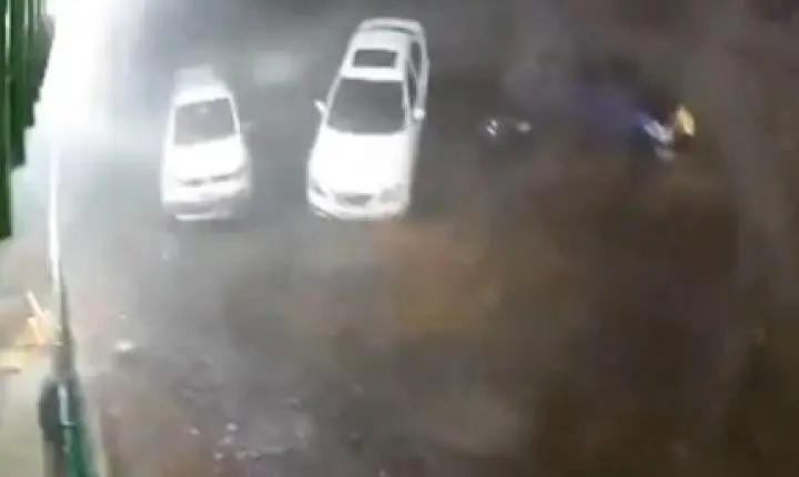 Carro é levantado do chão por possível tornado durante forte temporal no Paraná; veja