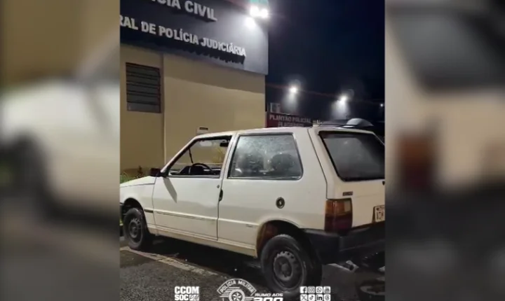 Cerco policial termina com recuperação de carro furtado e prisão de dois homens