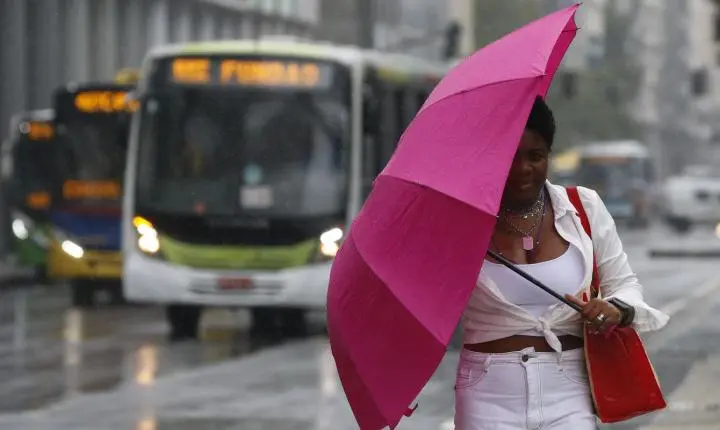 Chuva no Rio de Janeiro força cancelamento de show pré-jogo do Brasil