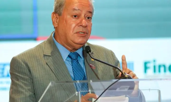 Tarifa de 25% dos EUA sobre produtos brasileiros preocupa CNI e ameaça exportações