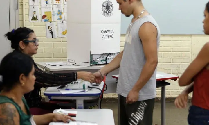 Com envelhecimento populacional, eleitorado jovem do Brasil cai 22% em 16 anos
