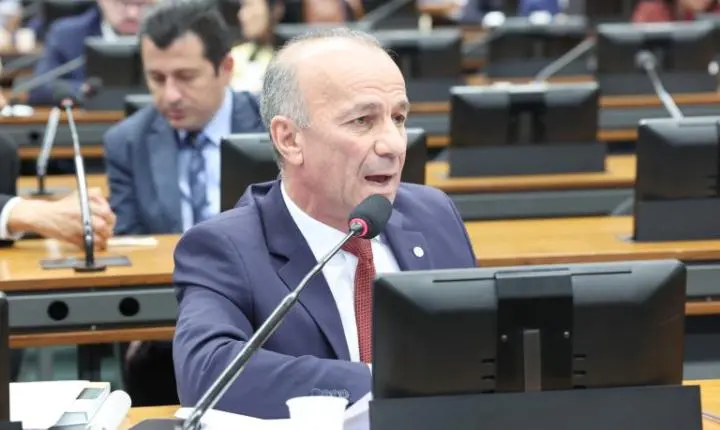 CCJ aprova proposta que amplia o limite de admissão de bombeiros no DF para 714 vagas