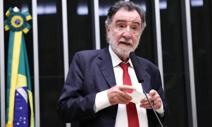 Comissão de Educação da Câmara aprova critérios para colação de grau antecipada