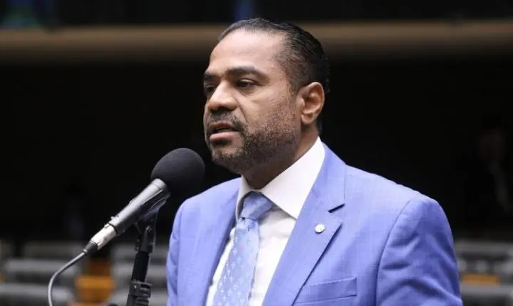 Comissão aprova proposta para estender programa de energia renovável a templos religiosos