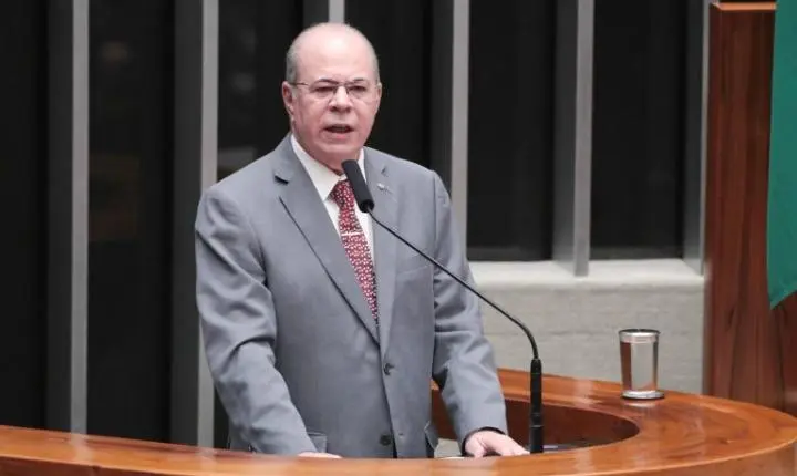 Comissão da Câmara aprova destinação de royalties do petróleo para financiar tarifa zero no transporte público