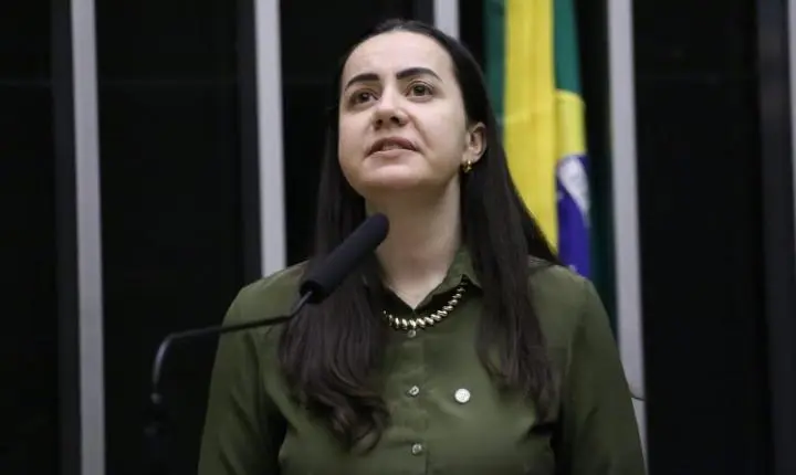 Gestores escolares precisarão de noções de Libras após aprovação em comissão
