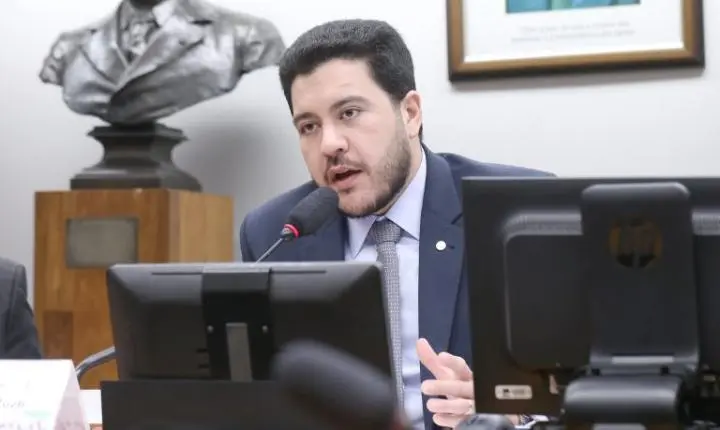Comissão na Câmara debate princípios para regulamentação de plataformas digitais