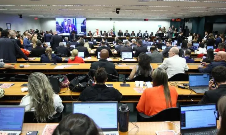 Comissão especial sobre jornada de trabalho ouviu 4 mil pessoas, afirma presidente
