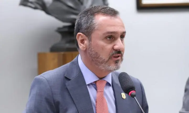 Diretor da Polícia Federal é ouvido sobre cooperação internacional e caso Ramagem