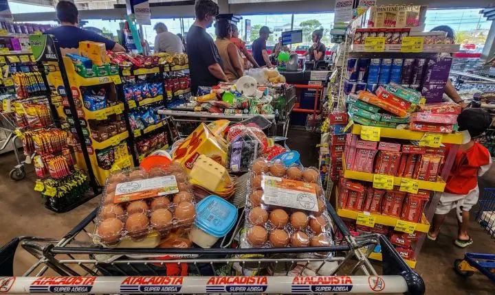 Consumo nos lares brasileiros cresce 2,70% até setembro, revela Abras