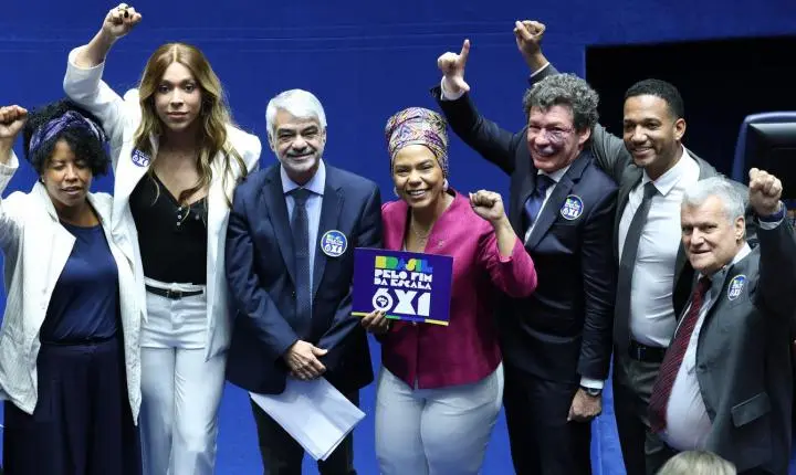 Fim da escala 6x1 divide opiniões entre centrais sindicais e o setor industrial