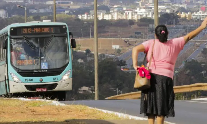DPU aciona STF para garantir transporte gratuito no segundo turno