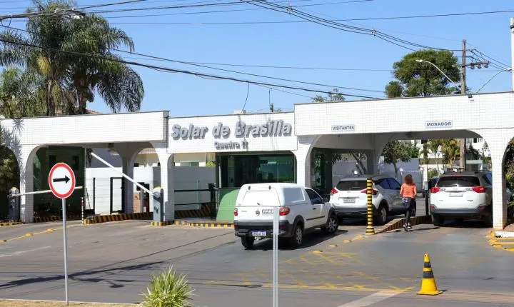 Defesa de Bolsonaro solicita prorrogação de prisão domiciliar ao STF em meio a inquérito sobre arma de fogo