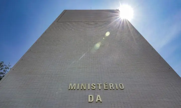 Defesa e Cidades são os ministérios mais impactados por bloqueio orçamentário em 2026