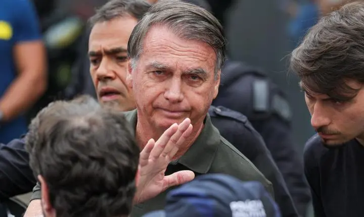 STF é acionado para ouvir Bolsonaro sobre arma apreendida com segurança