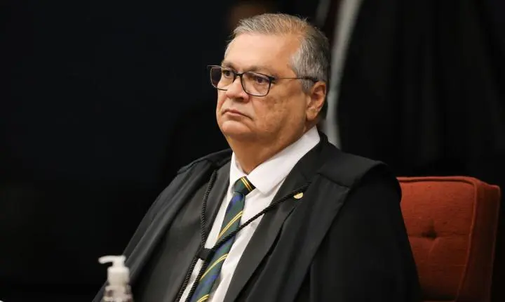 Ministro Flávio Dino determina apuração de emendas parlamentares a produtora ligada a filme de Bolsonaro