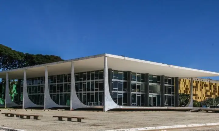 Flávio Dino aciona Polícia Federal após TCU identificar R$ 55 milhões em fraudes nas emendas Pix