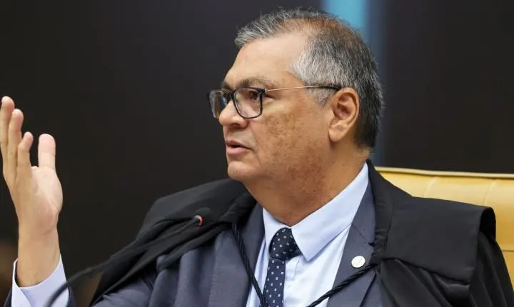 Flávio Dino retira sigilo de investigações sobre o filme Dark Horse no STF
