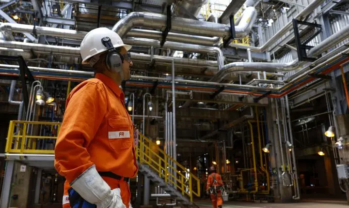 Economia brasileira registra leve avanço de 0,1% em abril, aponta prévia da FGV