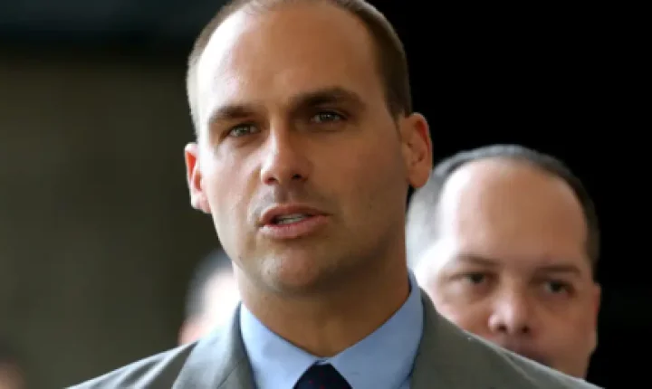 Eduardo Bolsonaro recebe autorização para morar permanentemente nos EUA