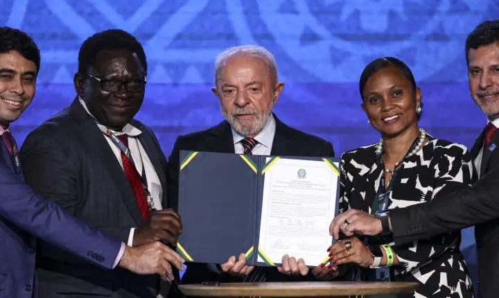 Educação como pilar de consciência e soberania para Brasil e África