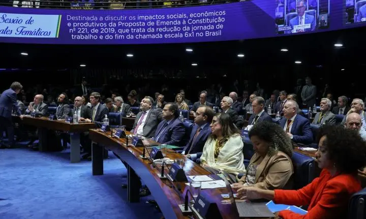 Senado debate PEC 6x1: empresários criticam redução da jornada de trabalho, governo e sindicatos defendem
