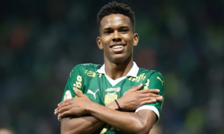 Estêvão inicia tratamento no Palmeiras com foco em disputar a Copa do Mundo