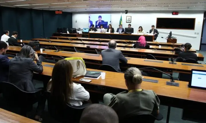 Revisão das regras do Fies é defendida por estudantes e faculdades em audiência