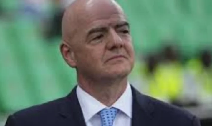 Ex-craques atacam gestão de Infantino em manifesto; veja quem assinou e quem ficou fora
