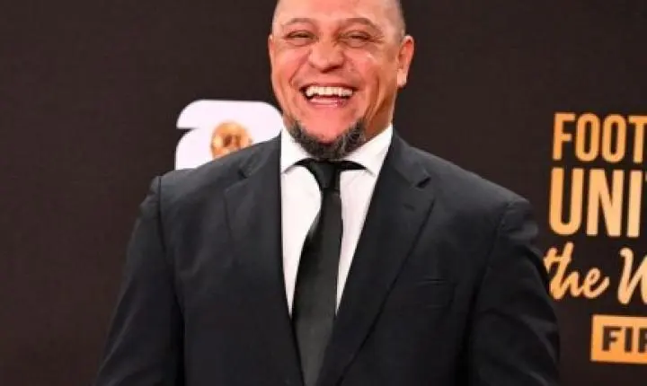 Ex-jogador Roberto Carlos se pronuncia após suposta conversão ao islã