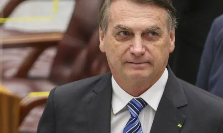 Exército entrega armas de Bolsonaro à Polícia Federal e aponta falta de duas