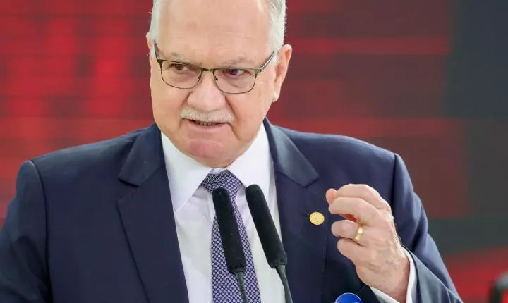 Fachin defende STF após justiça da Itália negar extradição de Zambelli