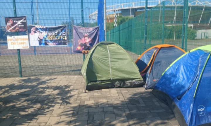 Fãs de Luan Santana são assaltados enquanto acampavam para show no Rio de Janeiro