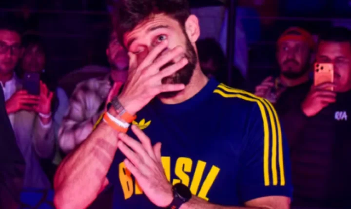 Filho de Oscar Schmidt se emociona em homenagem do pai na NBA House