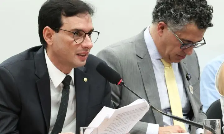 Fim da escala 6x1: relator sugere folga aos domingos e jornada de 40 horas