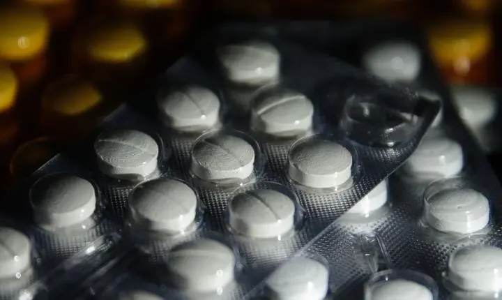 Fiocruz produzirá medicamento de alto custo para tratamento de esclerose múltipla no SUS