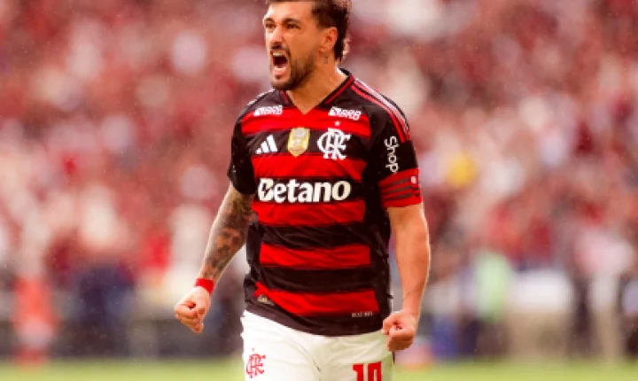 Flamengo perde Arrascaeta para semifinal da Libertadores após fratura no punho