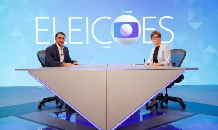 Flávio Bolsonaro admite cargo para Jair Bolsonaro e descarta Eduardo como chanceler