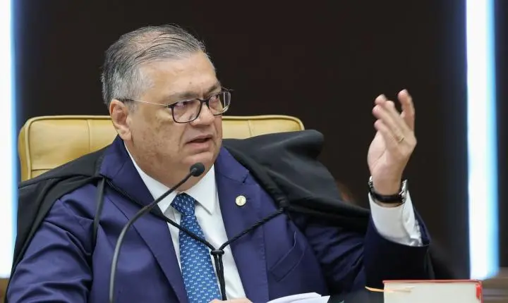 Flávio Dino adia julgamento no STF sobre casos de Moraes e Mendonça