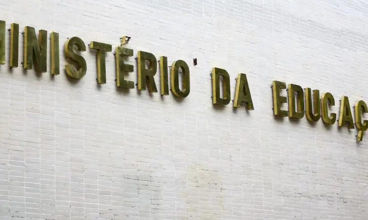 Desempenho de estudantes de licenciatura a distância é 53,1% inferior, revela levantamento