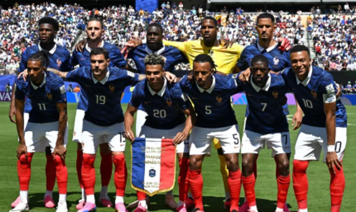 França vence Senegal com brilho de Mbappé, que se aproxima de marca histórica na Copa