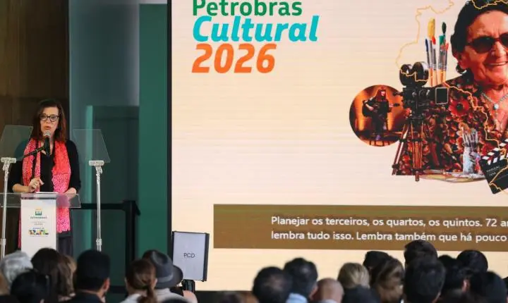 Gasolina deve seguir tendência de queda nos preços internacionais, afirma Petrobras
