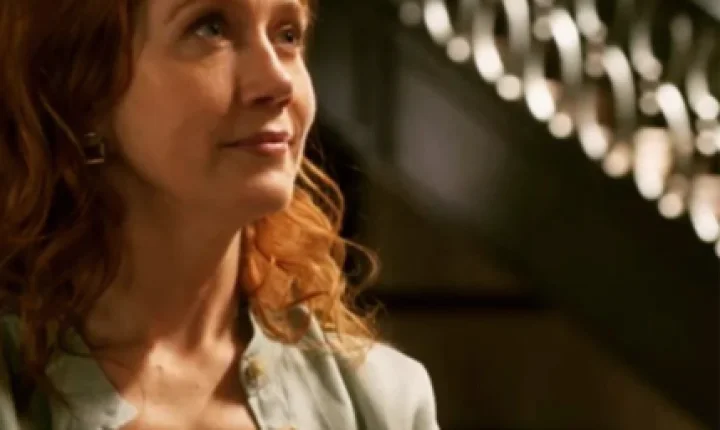 Globo abre plano C e negocia com Camila Morgado para novela das seis